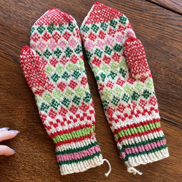 GIFTED Wool Mittens Vintage Handmade - Picture 2 of 4